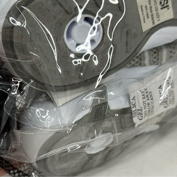 Women’s Aqua Sneakers NWT - Picture 4 of 7